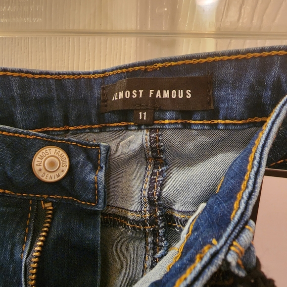 Awesome Jeans! - Picture 3 of 6